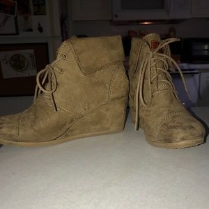 Mad Love Tan Wedge Lace Up Booties Size 8